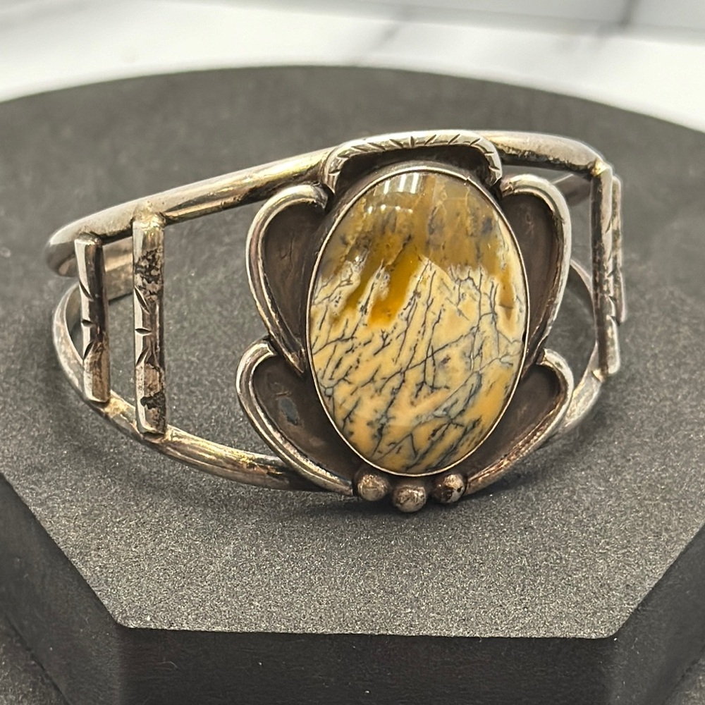 Old Pawn Signed Native American Sterling Silver and High Grade Moss Agate Cuff - Picture 1 of 6